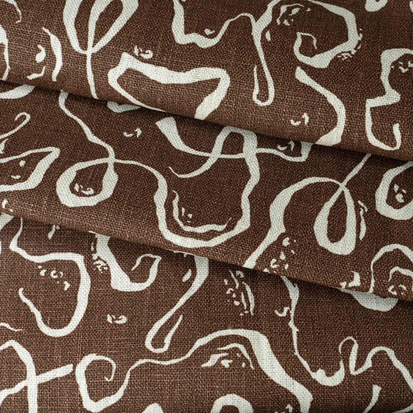 Brow fabric from Cathy Nordström in 100% linen. Perfect for upholstered custom headboard. 
Sengegavl i lin, håndlaget i Norge. 