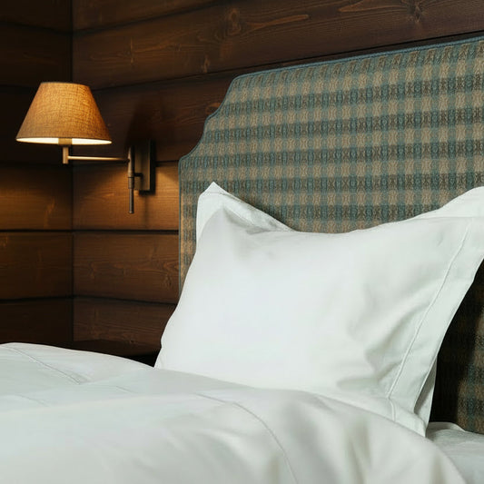 Headboard in 100% wool. Perfect for mountain cabins.