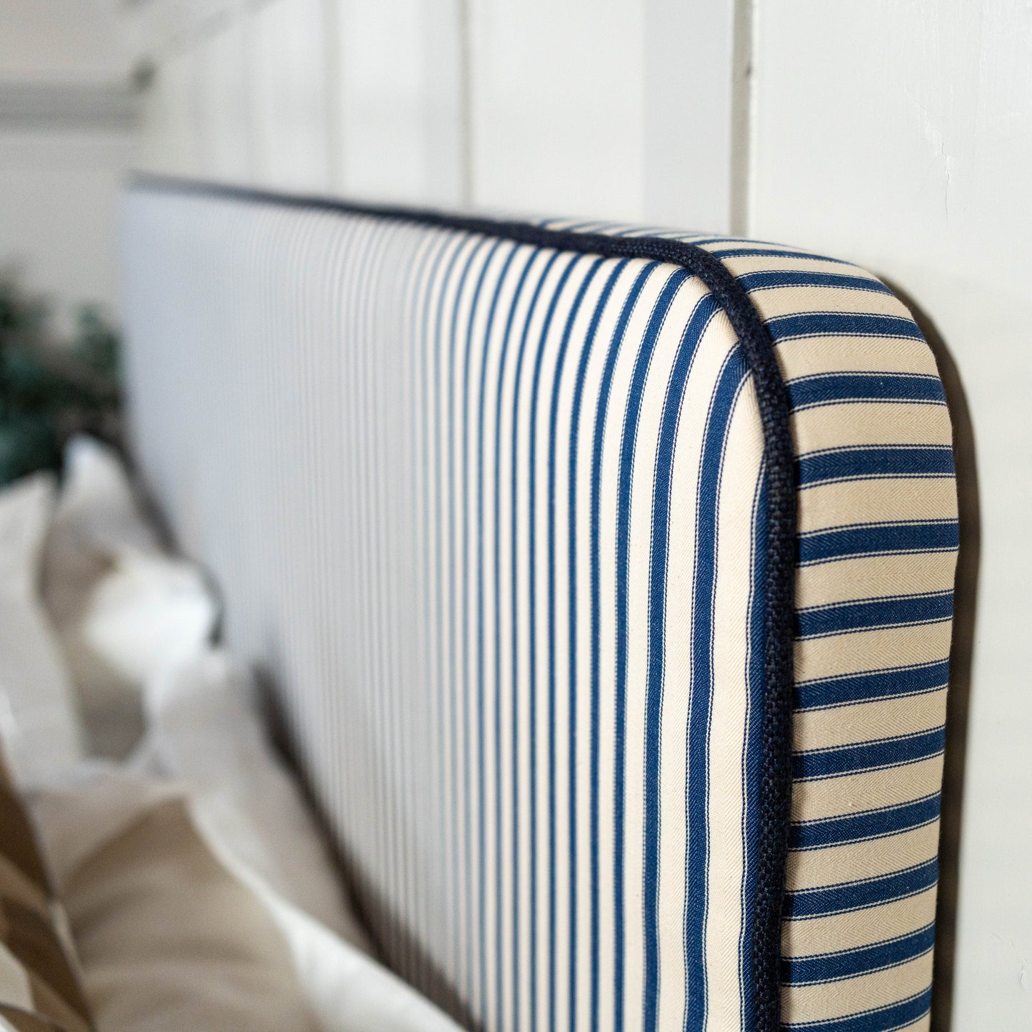 Ticking Stripe 2 Sengegavl